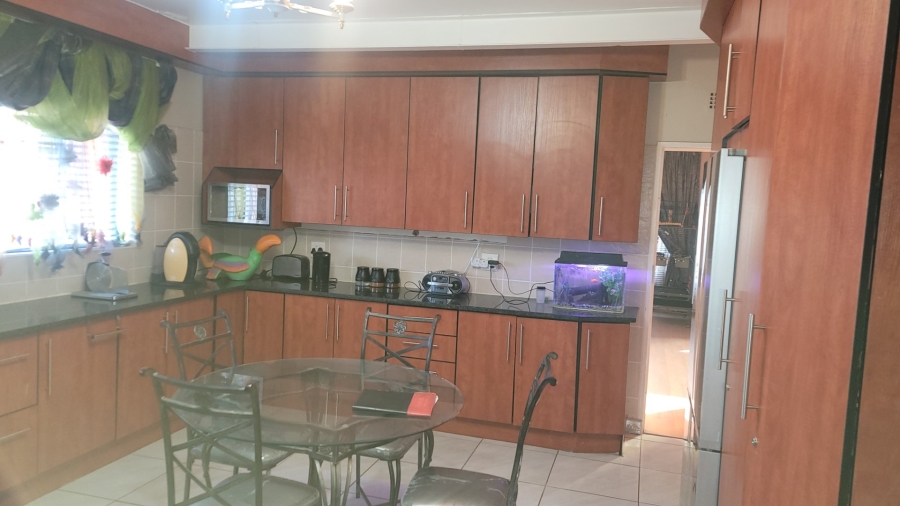 5 Bedroom Property for Sale in Wilkeville North West